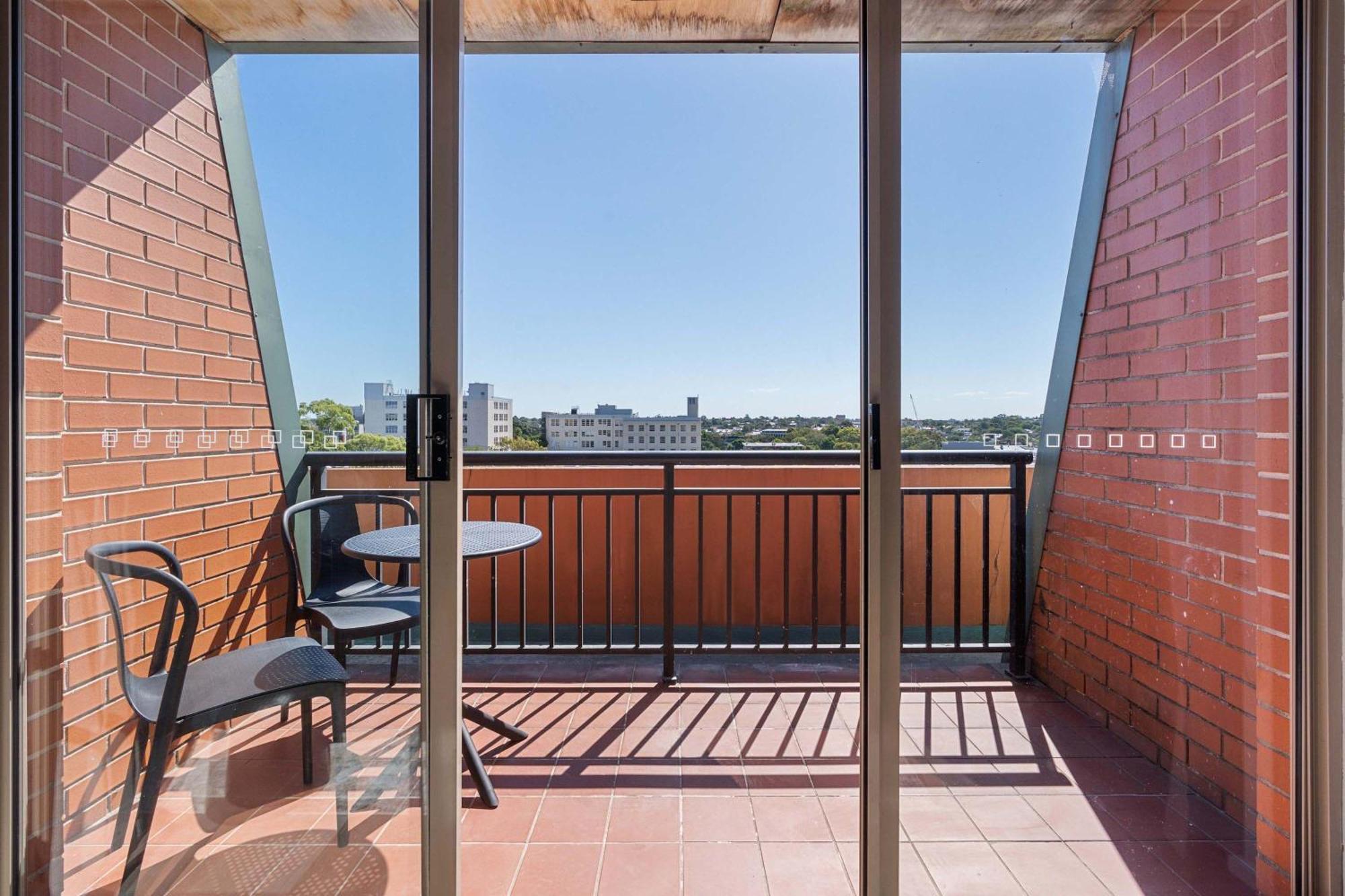 Camperdown Cozy Corner 10 *
